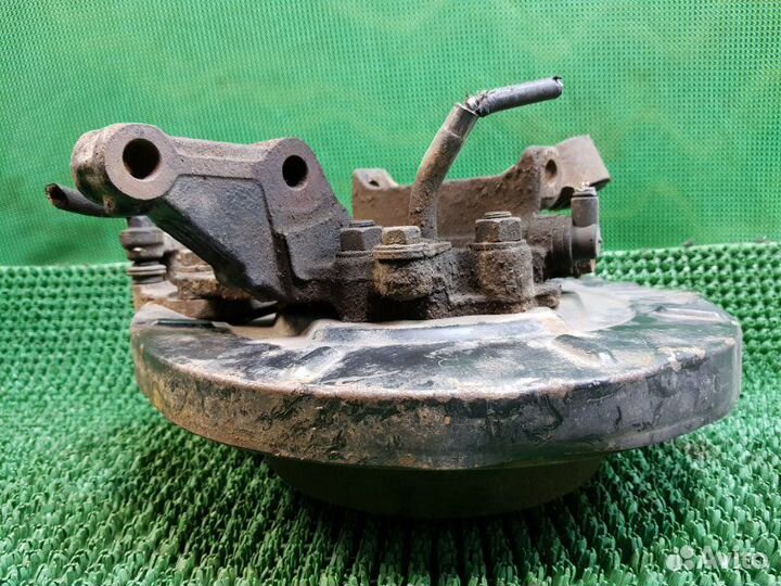 Кулак цапфа задний правый Nissan Primera P-12