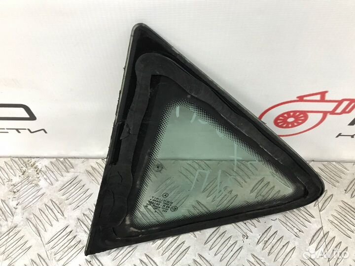 Б/У форточка багажника (стекло, собачатник) задний