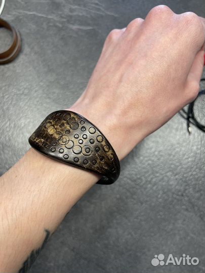 Кожаный браслет женский
