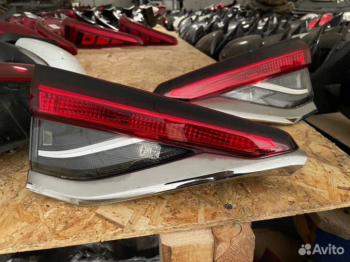 Фонарь в багажник Toyota Corolla E210