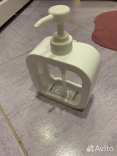 Диспенсер для жидкого мыла 500 мл