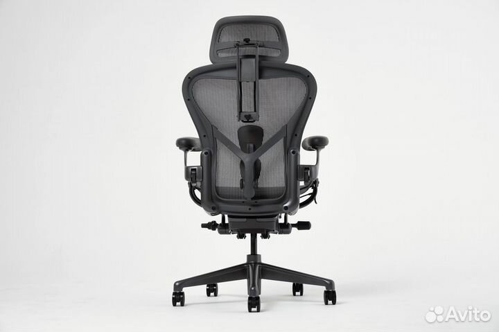 Компьютерное кресло Herman Miller Aeron Carbon