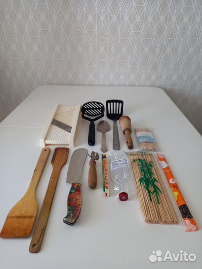 Кухонная утварь, кружки, тарелки