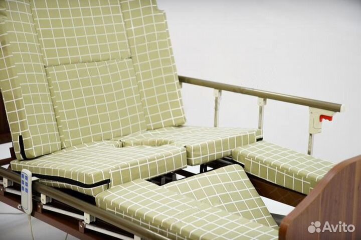 Медицинская кровать Emet Электро+Кресло+Туалет