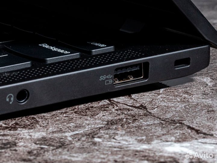 Lenovo Thinkpad X1 Carbon 2022 i7-1260P 16/512GB