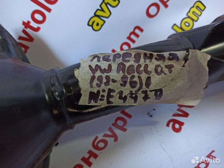 Стойка подвески Volkswagen Passat 3A2 1993-1997