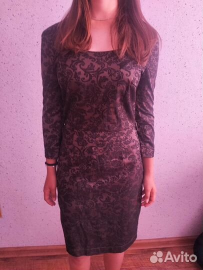 Продам платья на стройную девушку