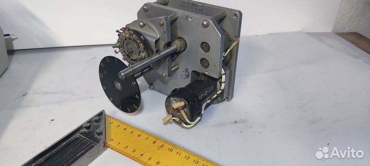 Редуктор поворотное устройство