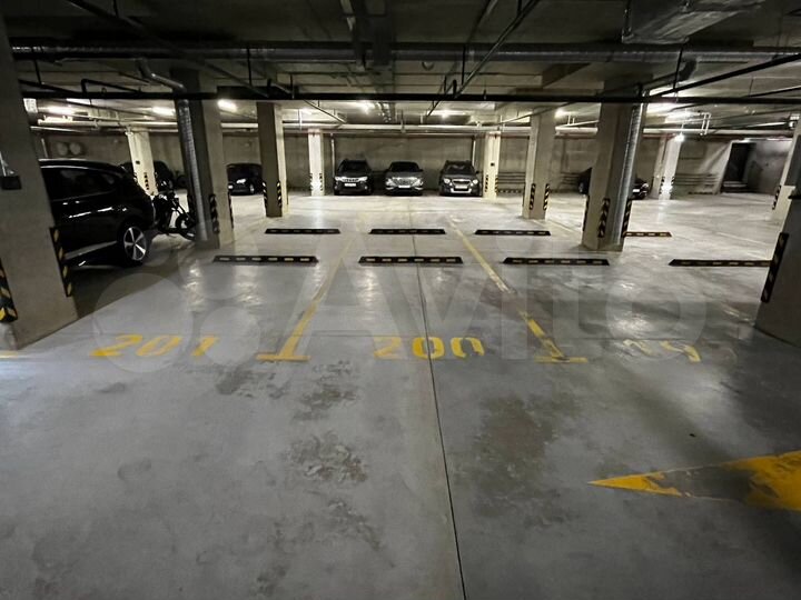 Машиноместо, 13 м²