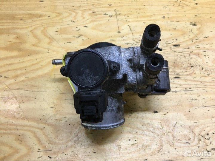 Дроссельная заслонка Toyota Premio NZT240 1nzfe