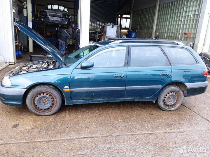 Замок для Toyota Avensis 1 (T220)