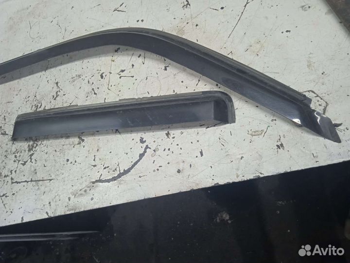 Ветровик правый Ford Explorer 2 Форд Эксплорер 2