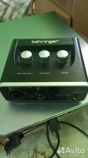 Внешняя звуковая карта behringer - U phoria UM2
