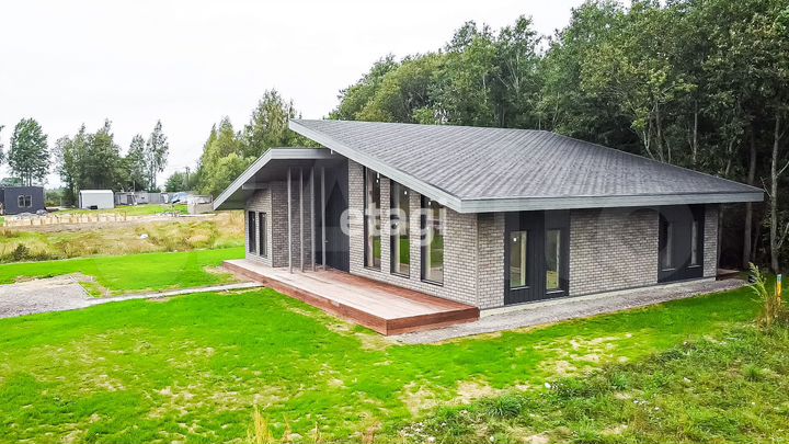 Дом 181 м² на участке 10,6 сот.