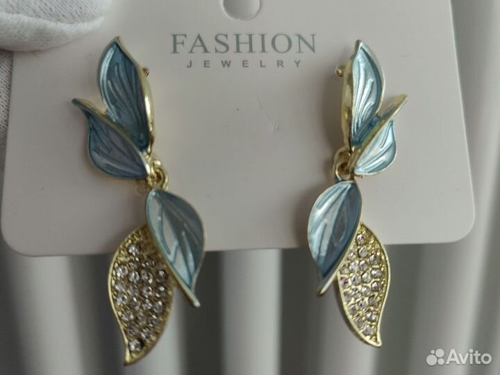 Серьги - гвоздики с листочками