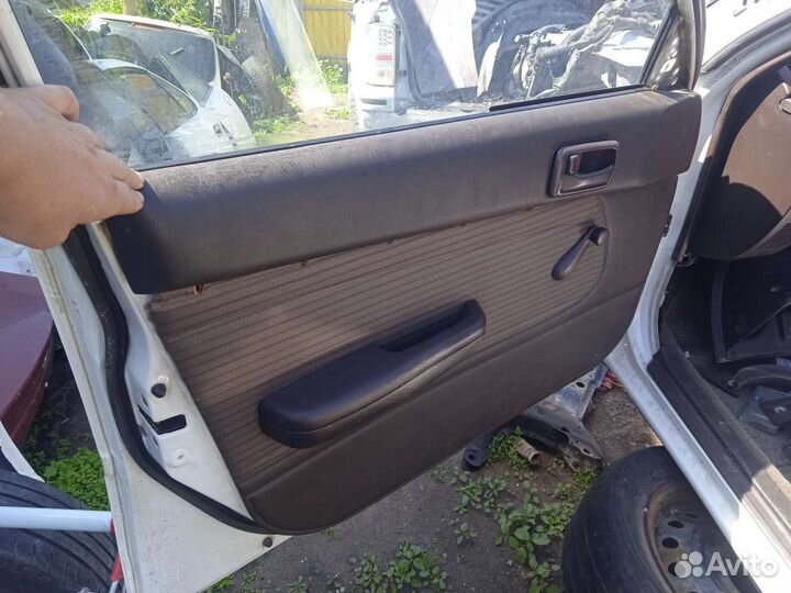 Пластик салона Toyota Carina t190