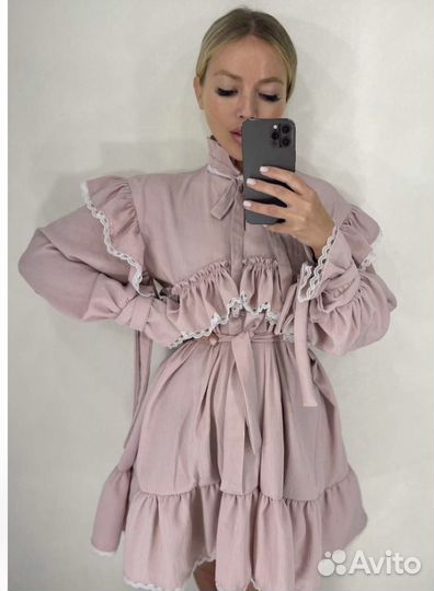 Платье из вискозы с кружевом