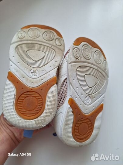 Кроссовки для девочки 18 размер