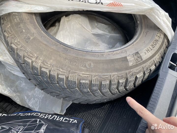 Michelin X-Ice North 4 215/65 R16