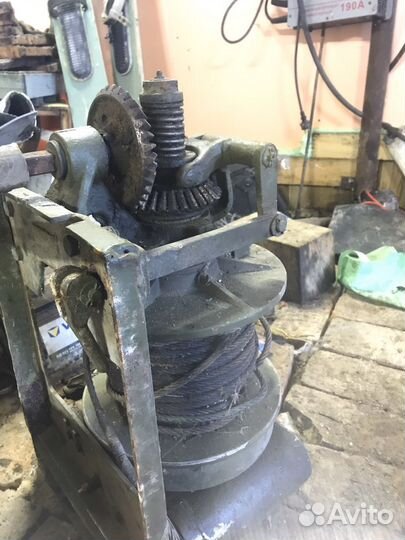 Продам лебедку механическую