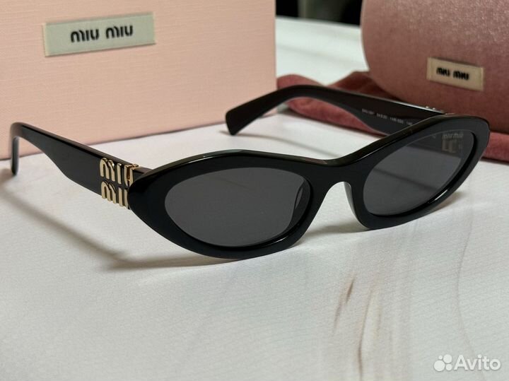 Солнечные очки Miu Miu SMU 09Y