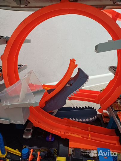 Трек хот вилс акула