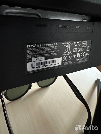 Игровой компьютер с монитором и клавиатурой