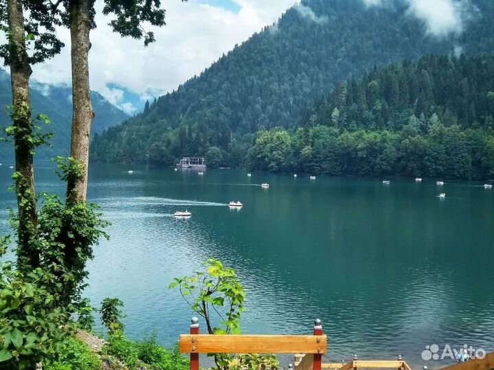 Из Адлера в Абхазию Гагра Рица. Infiniti 7 мест