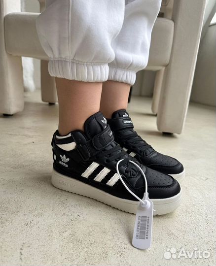 Кроссовки демисезонные adidas экокожа р. 36-39