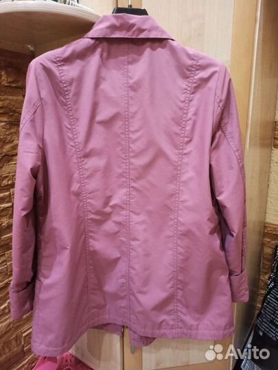 Ветровка женская