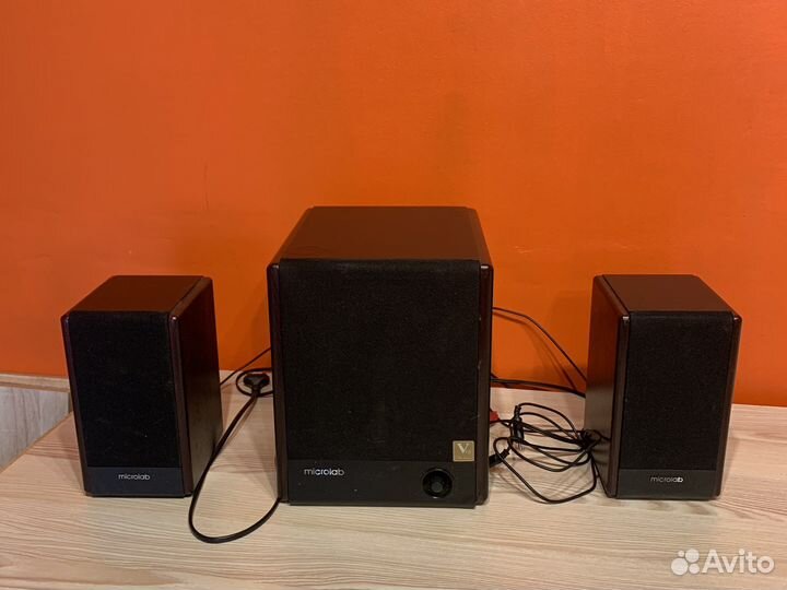 Компьютерные колонки с сабвуфером