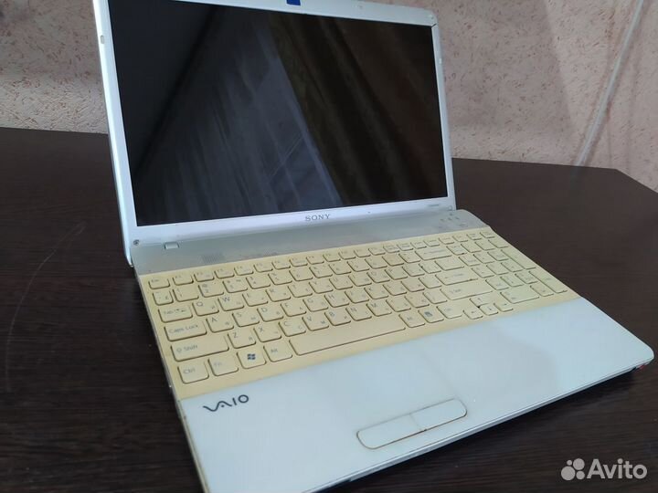 Ноутбук sony vaio i3