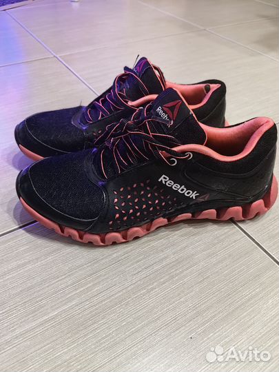 Кроссовки Reebok 37
