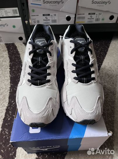 Кроссовки Mizuno Wave Rider 10 Tancho