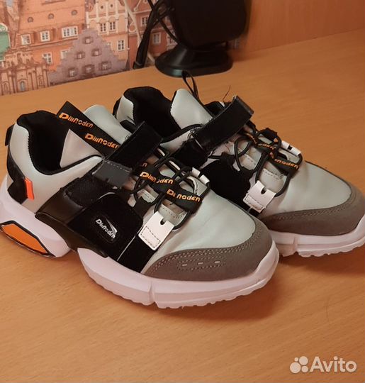 Кроссовки детские