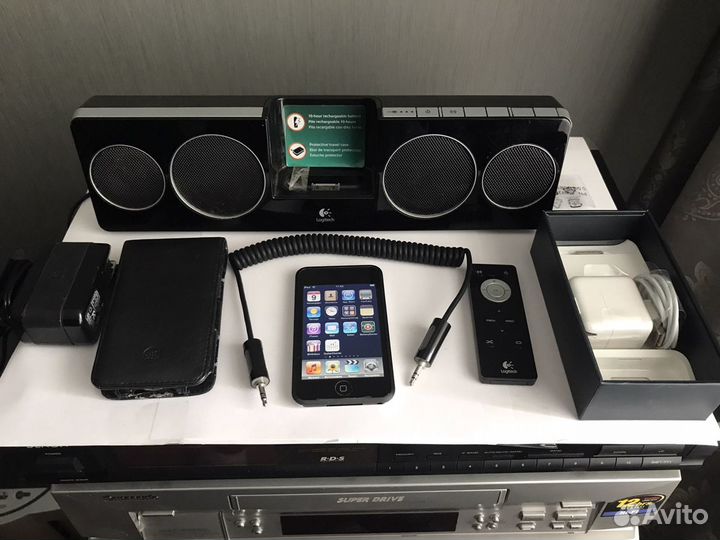 Apple iPod Touch + Logitech speakers