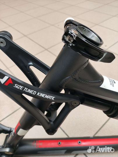 Рама двухподвес 27.5/26 Cube XMS с амортом Manitou