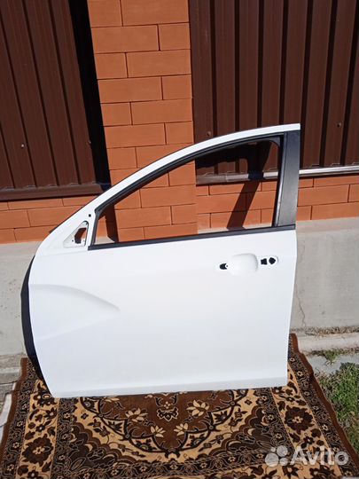 Дверь передняя левая