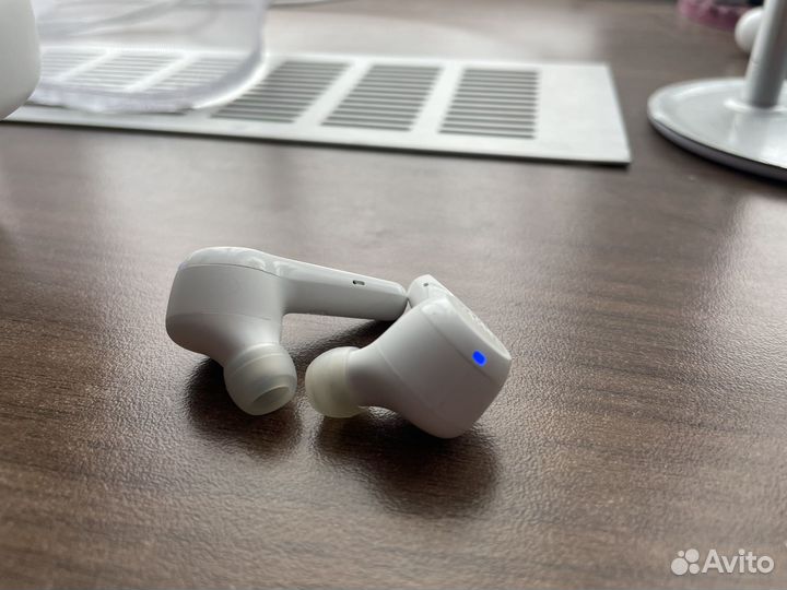 Беспроводные наушники JBL 215tws