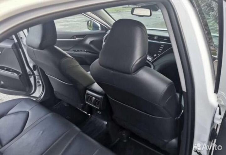 Трансфер Toyota Camry 70 только с водителем