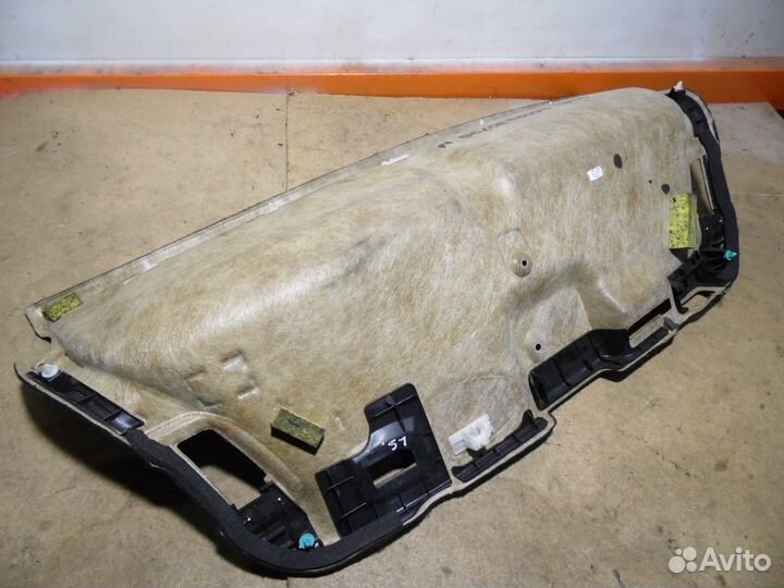 Обшивка крышки багажника Лексус лс 460