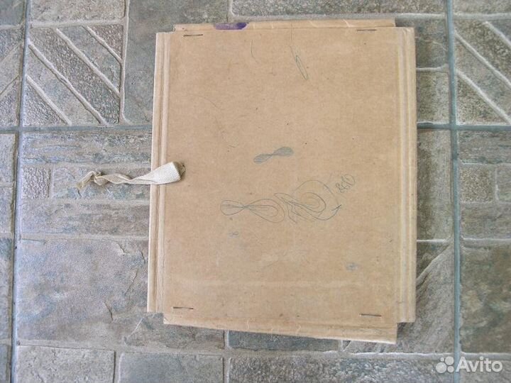 Старинная папка для хранения тетрадей