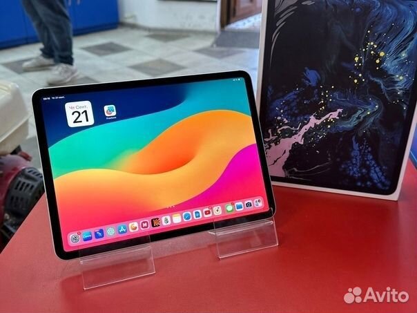 Планшет Apple iPad Pro 11 (1-го поколения) (2018)