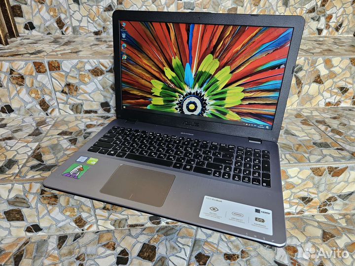 Игровой Asus/FullHD/Core i3-8310/8GB/MX130/SSD