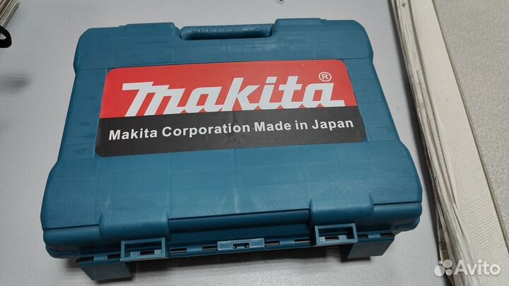 Винтоверт аккумуляторный makita