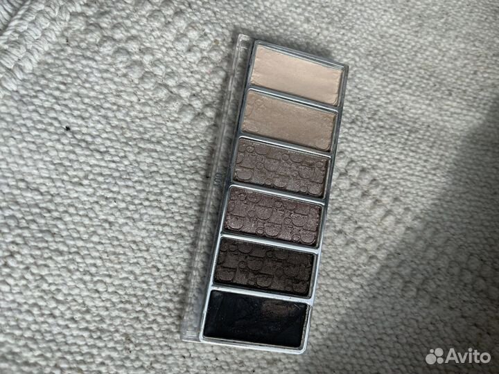 На отправке Тени dior eye reviver оригинал