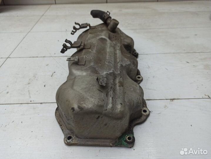 Клапанная крышка левая Nissan Pathfinder 1 VG30E