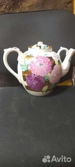 Фарфоровый чайник