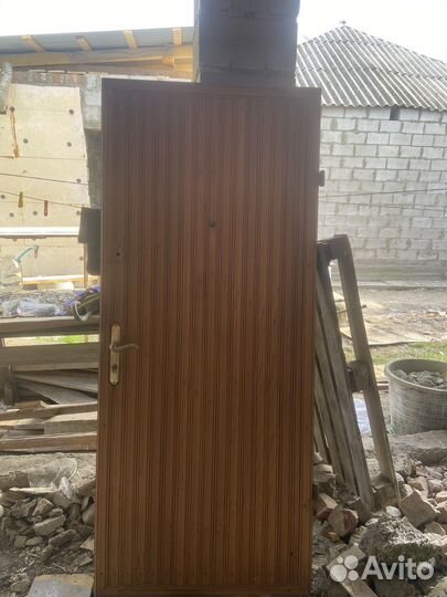 Дверь железная с каробкой