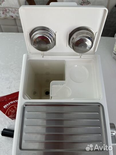 Кофеварка рожковая delonghi